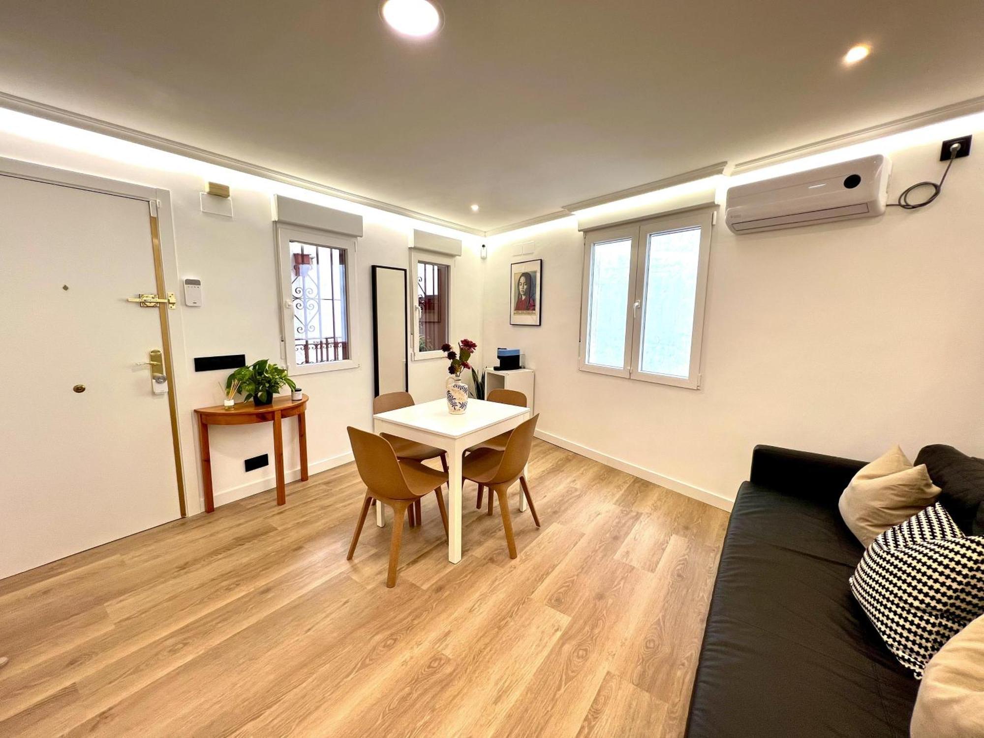 Apartment In The Heart Of Madrid-Piso En Malasana Exterior photo