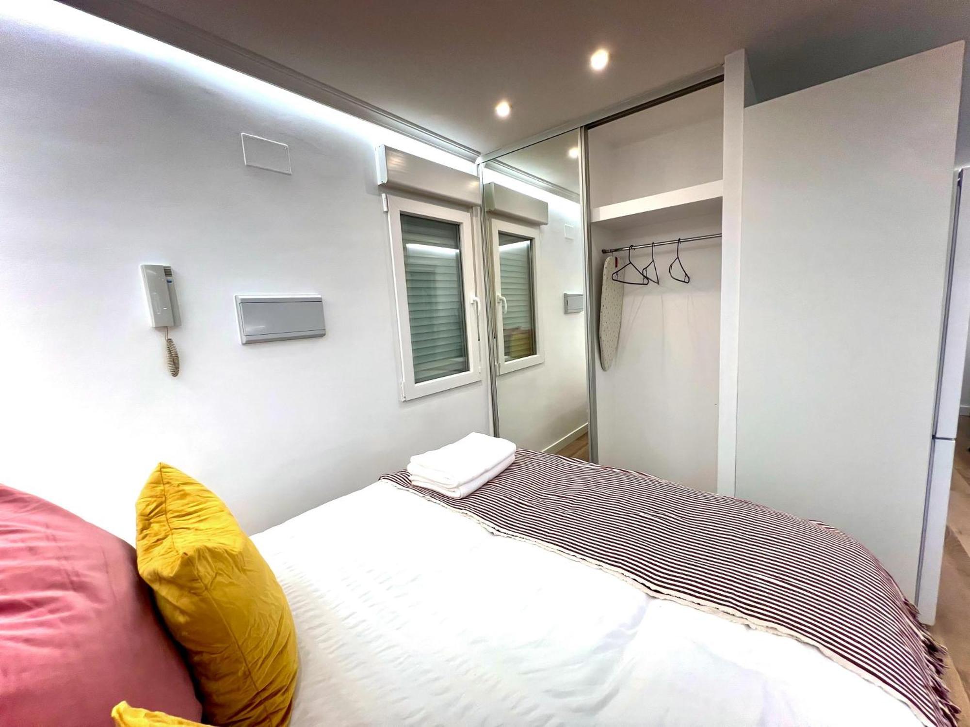 Apartment In The Heart Of Madrid-Piso En Malasana Exterior photo