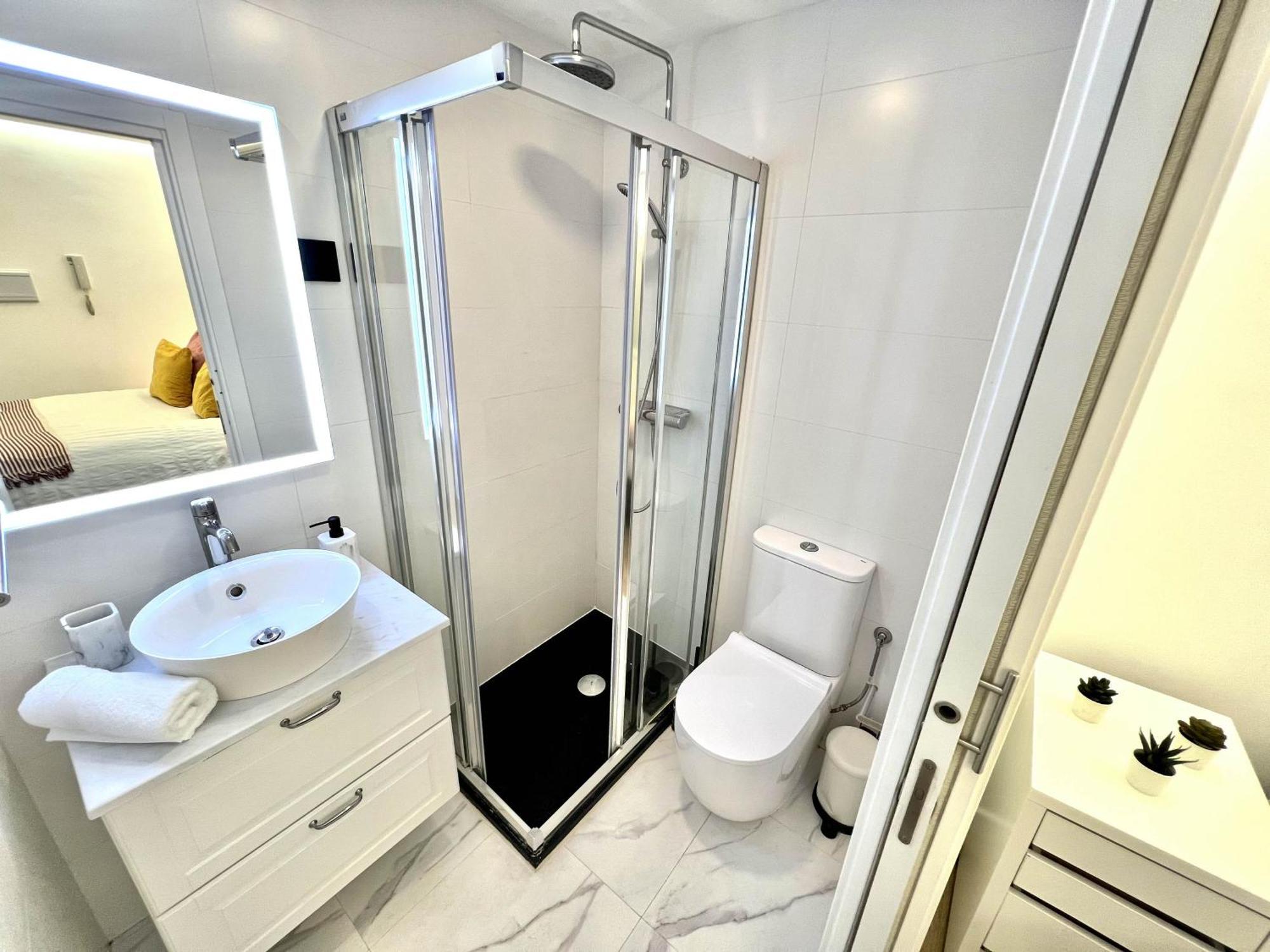 Apartment In The Heart Of Madrid-Piso En Malasana Exterior photo