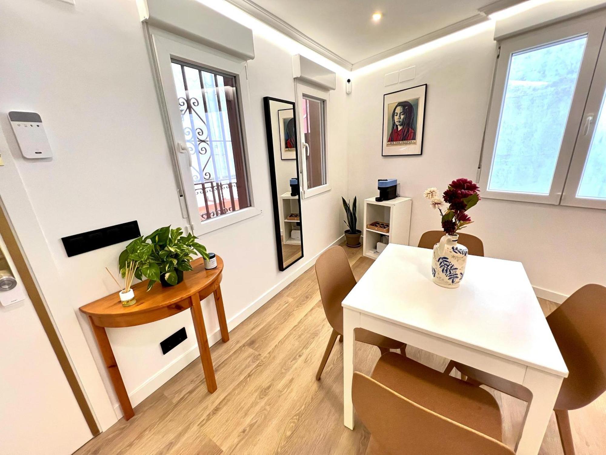 Apartment In The Heart Of Madrid-Piso En Malasana Exterior photo